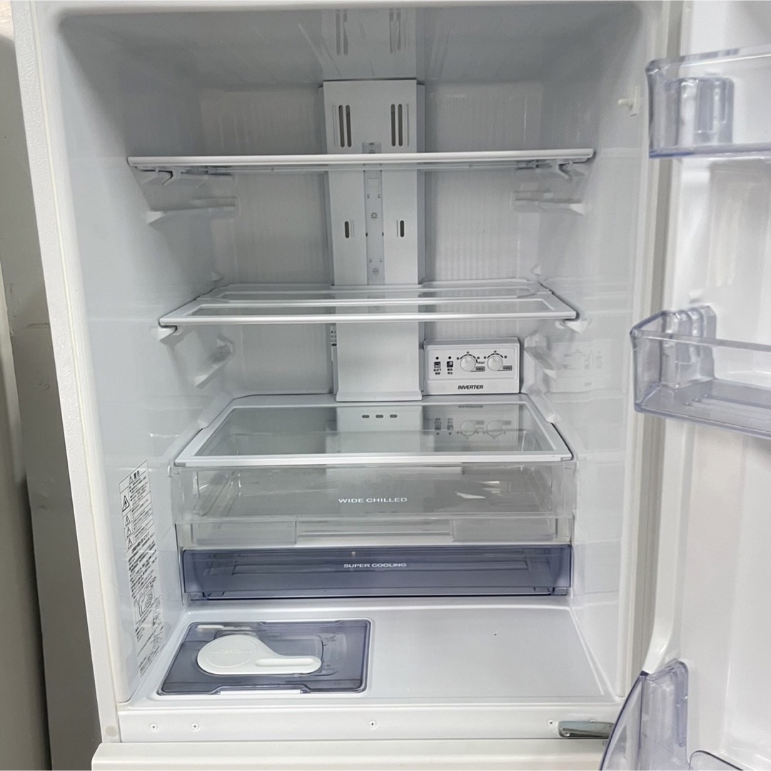 63M 冷蔵庫　小型　大型　300L 以上　一人暮らし　自動製氷機付き 白
