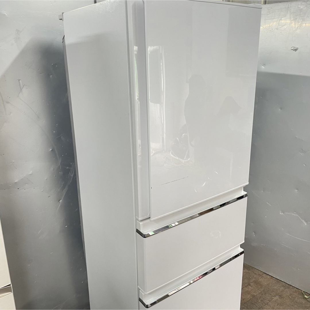 63M 冷蔵庫　小型　大型　300L 以上　一人暮らし　自動製氷機付き 白