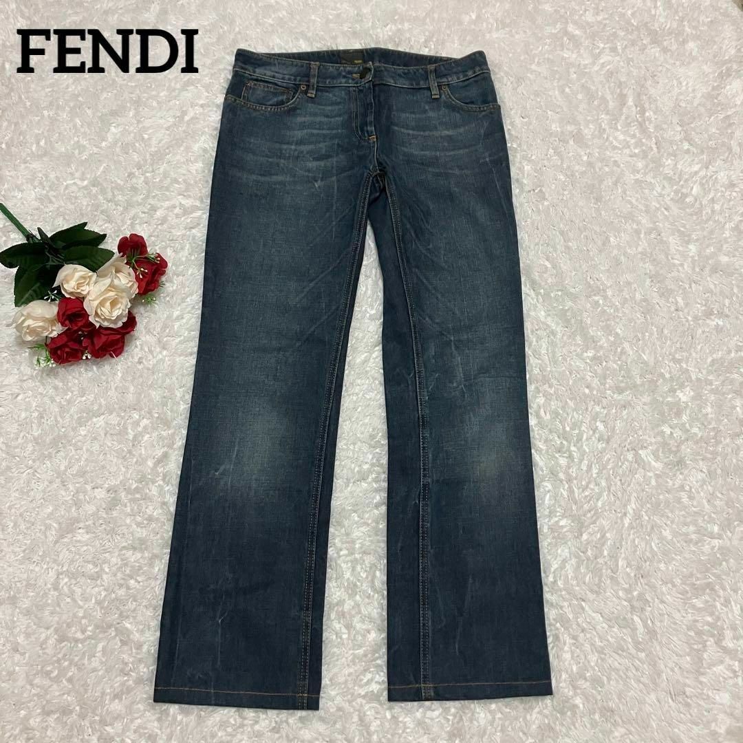 FENDI(フェンディ)の【FFあり】FENDI デニムパンツ　ジーパン　ブーツカット　テーパード　40 レディースのパンツ(デニム/ジーンズ)の商品写真