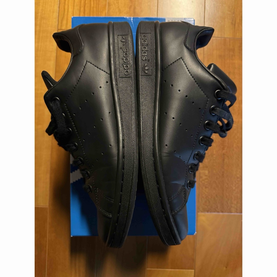 STANSMITH（adidas）(スタンスミス)の付属品完備 アディダス スタンスミス 黒 ブラック メンズの靴/シューズ(スニーカー)の商品写真