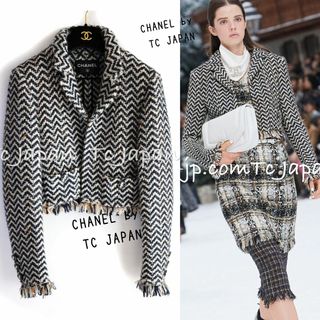 シャネル(CHANEL)の超美品 シャネル CHANEL アイボリー・ネイビー・シェベロン・足長効果 クロップド・フリンジ・ミックス・ツイード・ジャケット 38(テーラードジャケット)