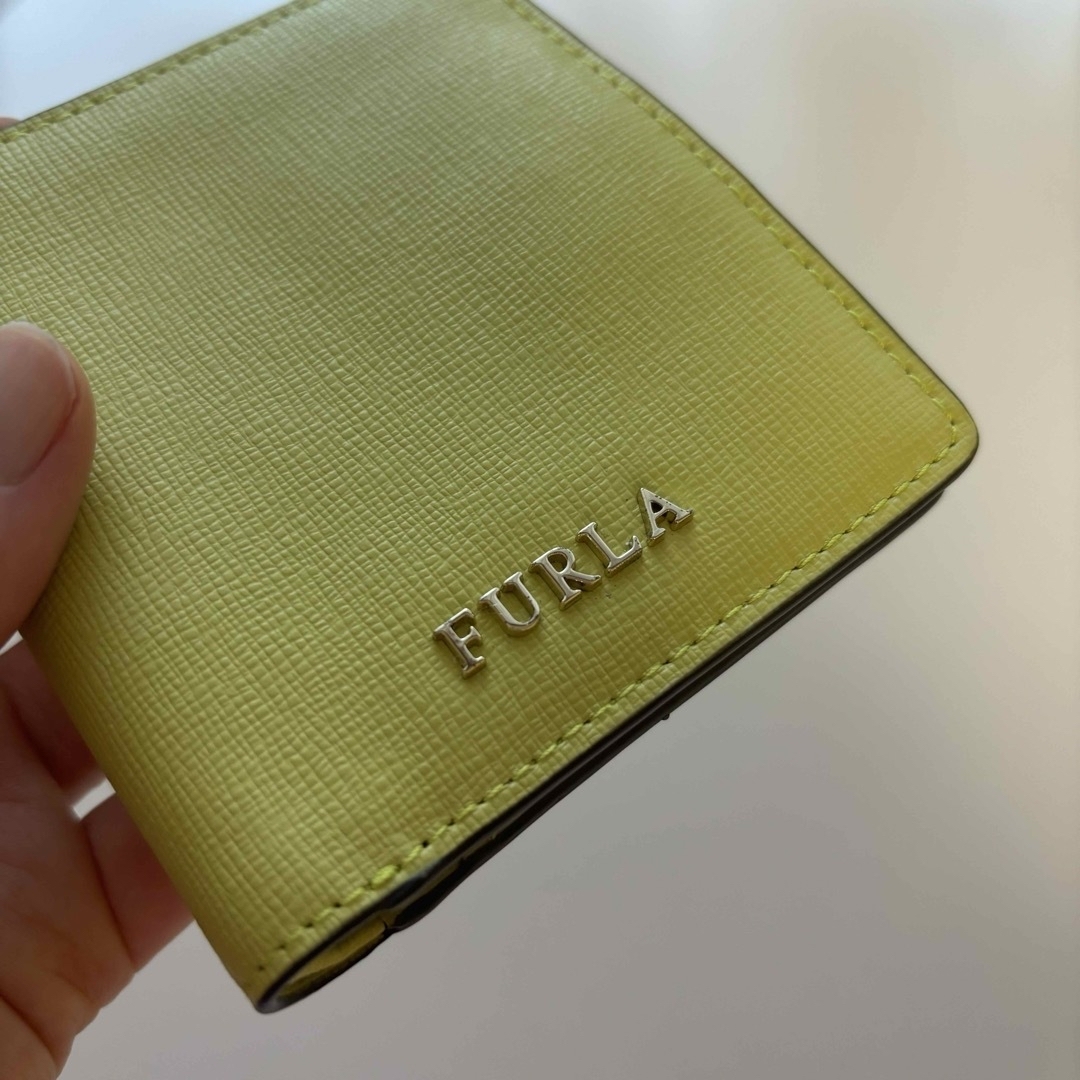 Furla(フルラ)の【美品/お値下げ】フルラ　コンパクト財布　イエローグリーン レディースのファッション小物(財布)の商品写真