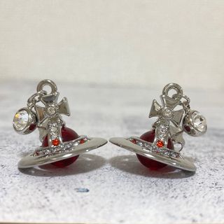 ヴィヴィアンウエストウッド(Vivienne Westwood)のヴィヴィアン　タイニーピアス　シルバー×レッド(ピアス)