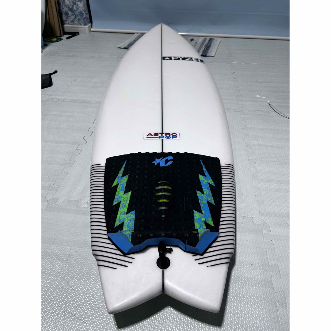 最新　PYZEL  ASTRO POPサーフボード5.11 スポーツ/アウトドアのスポーツ/アウトドア その他(サーフィン)の商品写真