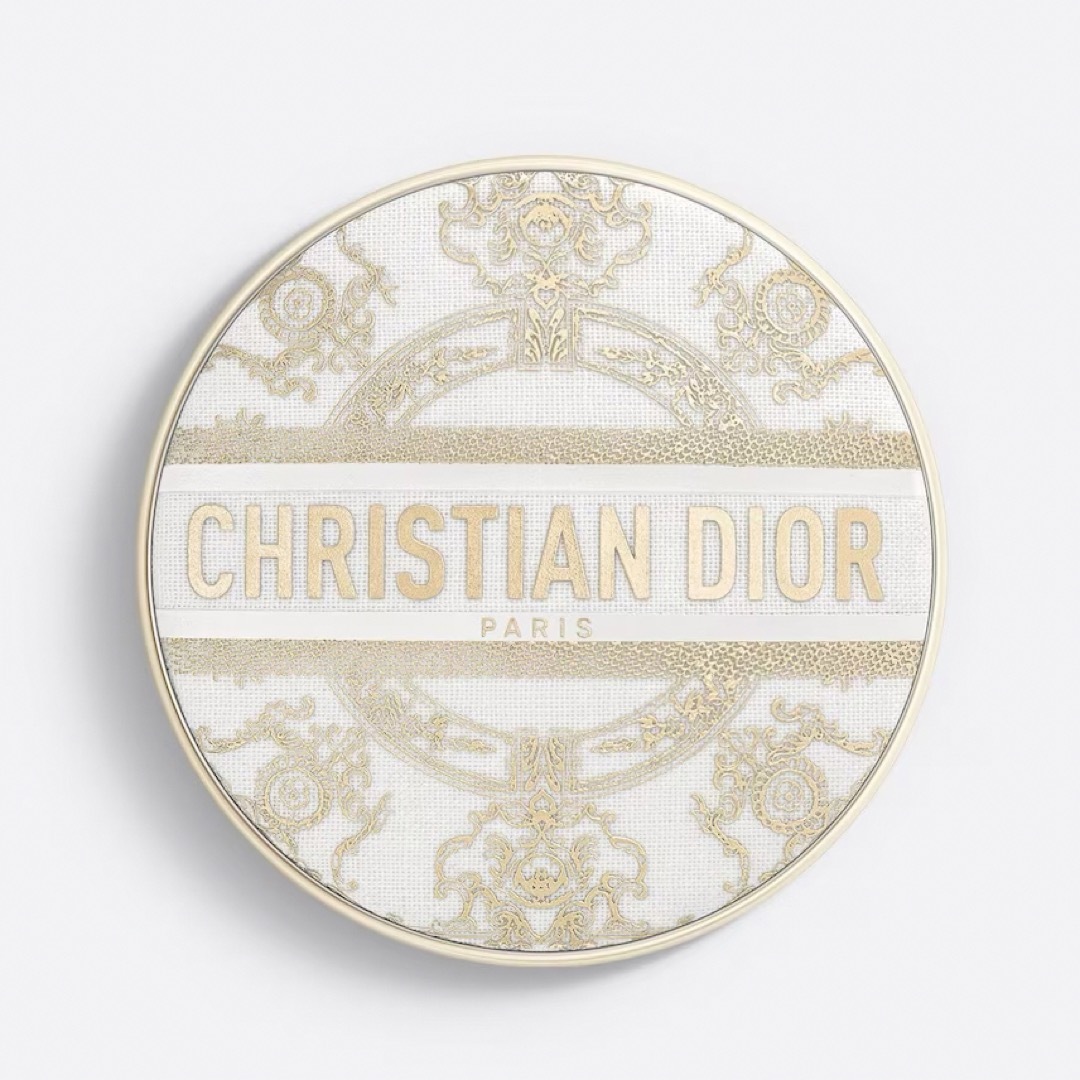 Christian Dior(クリスチャンディオール)の新品☆Dior ディオールスキン フォーエヴァー クッション ケース 巾着袋付 コスメ/美容のメイク道具/ケアグッズ(ボトル・ケース・携帯小物)の商品写真