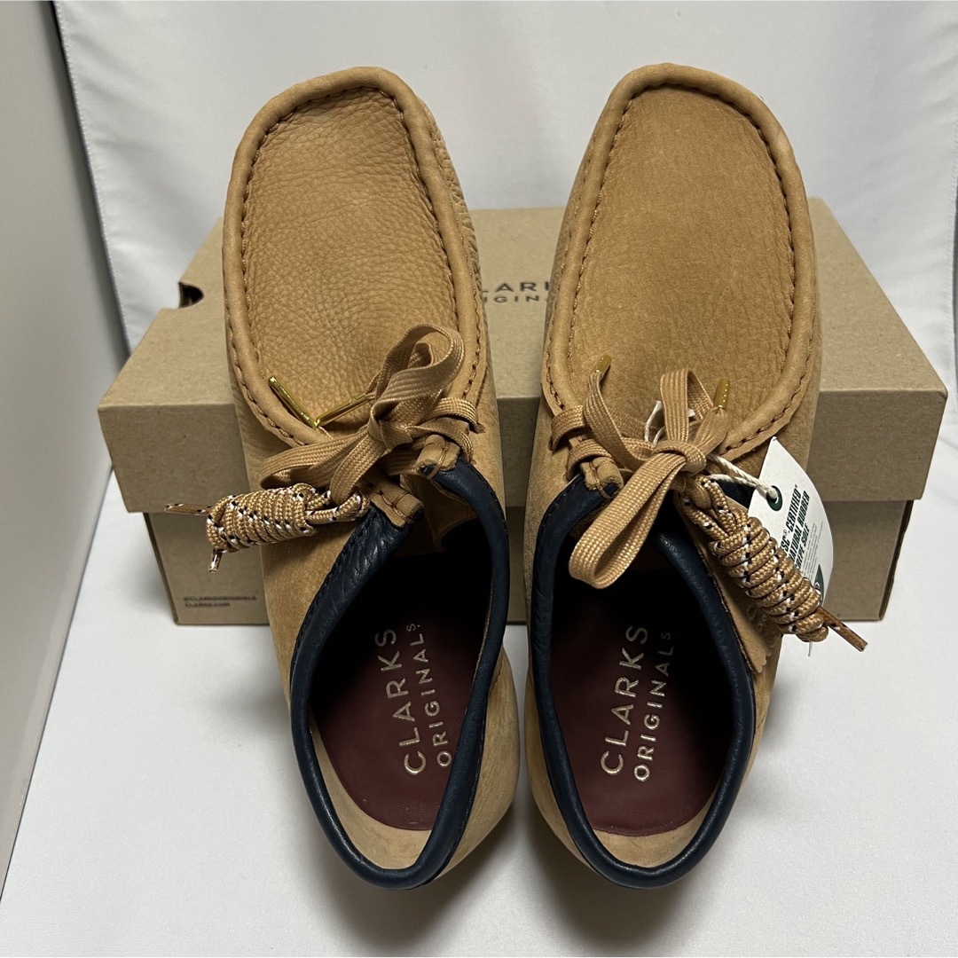 新品 CLARKS ORIGINALS クラークス メンズ ワラビーライトタン×ネイビーサイズ