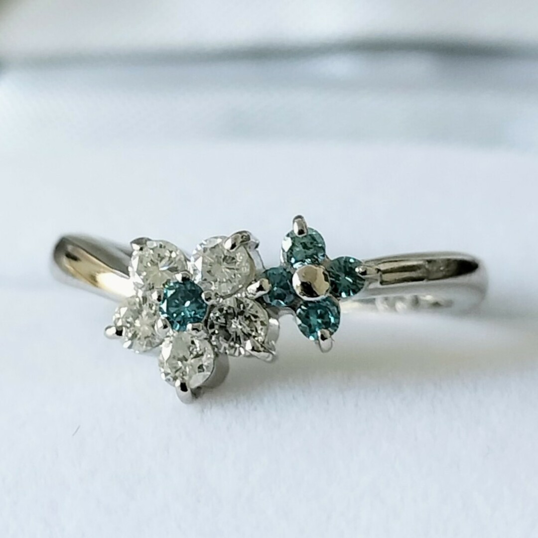 ダイヤモンド×ブルーダイヤモンド フラワー リング Pt900 0.30ct レディースのアクセサリー(リング(指輪))の商品写真