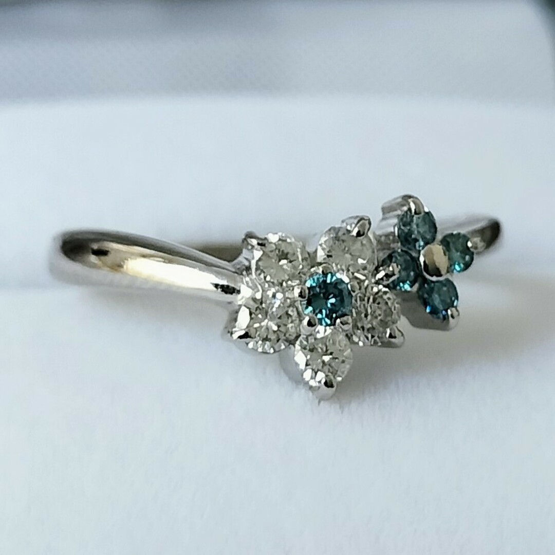 ダイヤモンド×ブルーダイヤモンド フラワー リング Pt900 0.30ct レディースのアクセサリー(リング(指輪))の商品写真