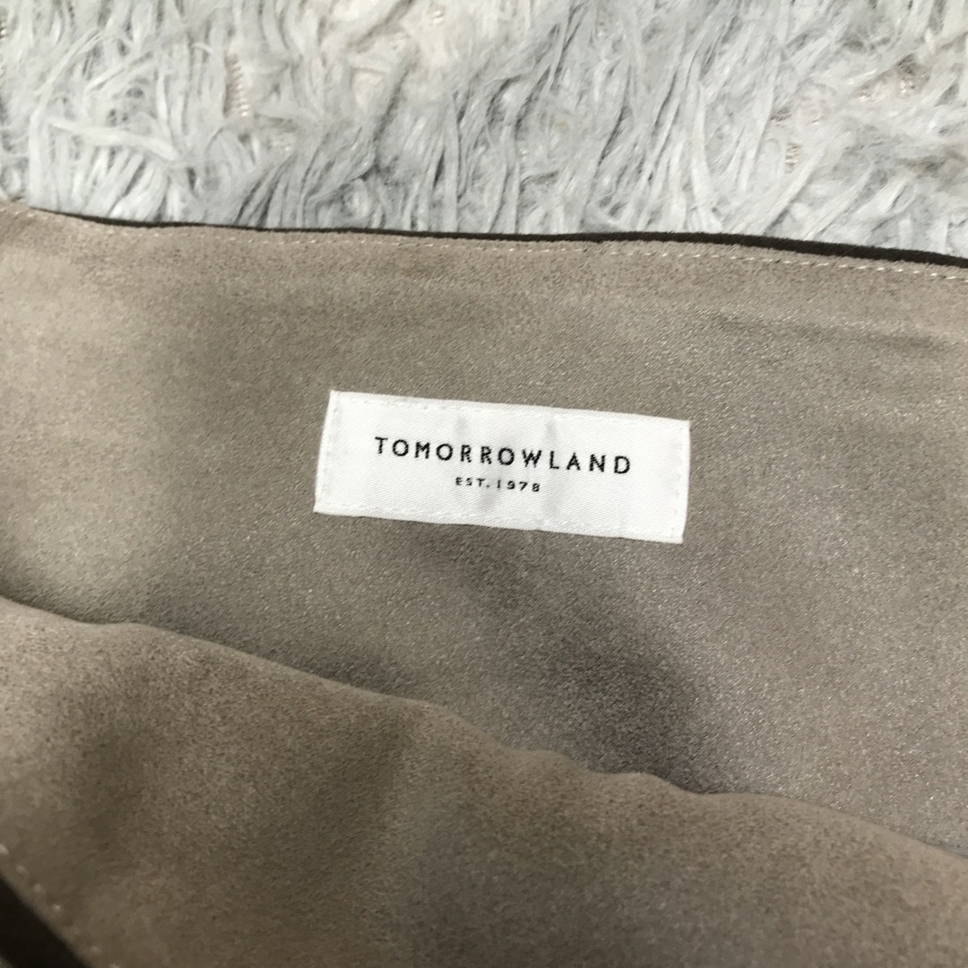 TOMORROWLAND(トゥモローランド)の【未使用】TOMORROWLAND フェイクレザー　ラッピング風スカート　  レディースのスカート(ロングスカート)の商品写真