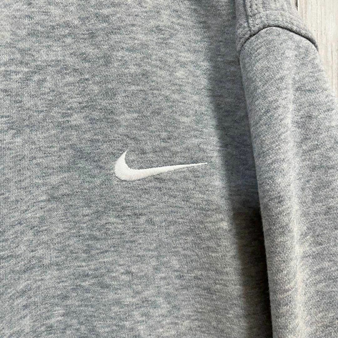 NIKE(ナイキ)の【人気】アメリカ古着NIKE ナイキ　ワンポイント刺繍ロゴスエットトレーナー　L メンズのトップス(スウェット)の商品写真