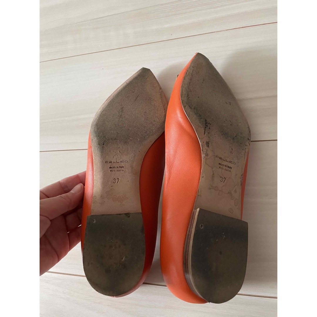 PELLICO(ペリーコ)のペリーコ★オレンジフラットパンプス、スクエアバックル レディースの靴/シューズ(ハイヒール/パンプス)の商品写真