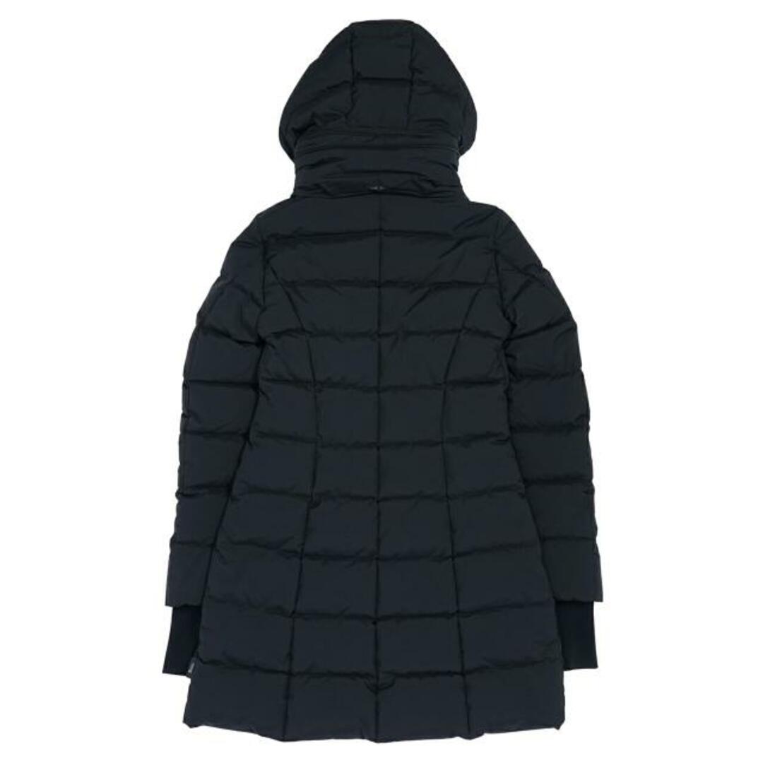 HERNO(ヘルノ)のHERNO(ヘルノ) PI080DL LAMINAR GORE-TEX INFINIUM WINDSTOPPER パーカ Black 38 レディースのジャケット/アウター(ダウンジャケット)の商品写真