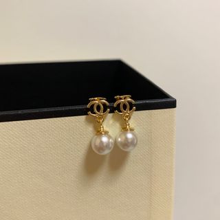 シャネル(CHANEL)の即完売、ヴィンテージシャネルボタンピアス(ピアス)