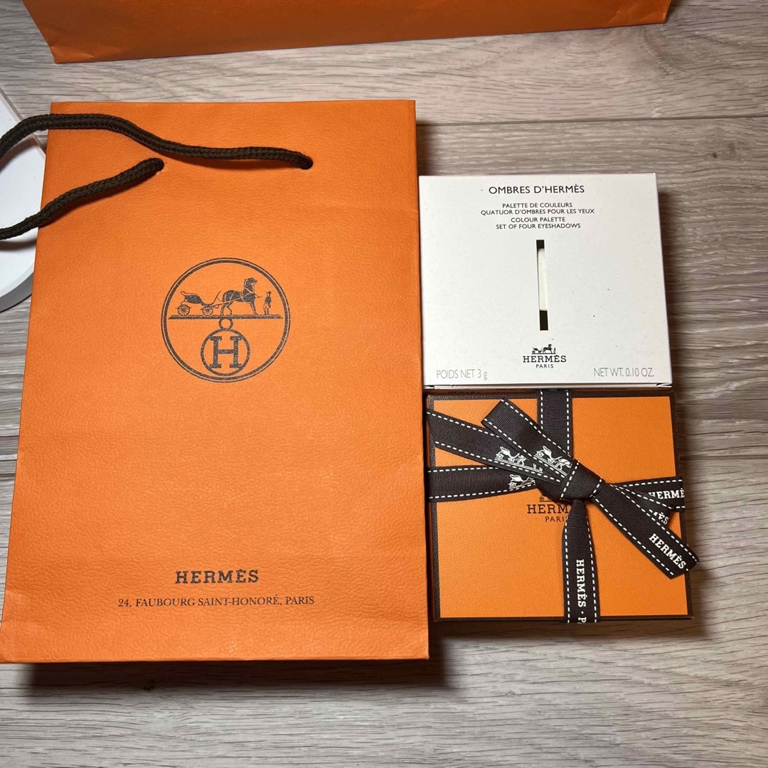 Hermes(エルメス)の【新品未使用】エルメス　新作　アイシャドウ 03番　ピンク系　 コスメ/美容のベースメイク/化粧品(アイシャドウ)の商品写真