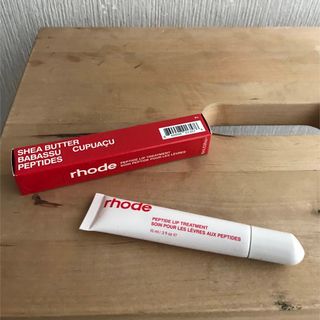 Rhode Strawberry Peptide Lip Treatment(リップグロス)