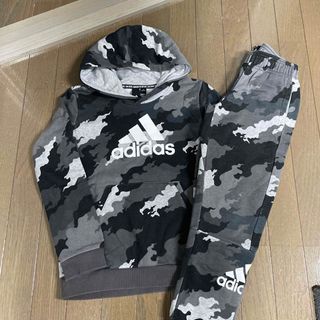 アディダス(adidas)のアディダス　スゥエット　　　　　上140㎝ 下130㎝(ウェア)