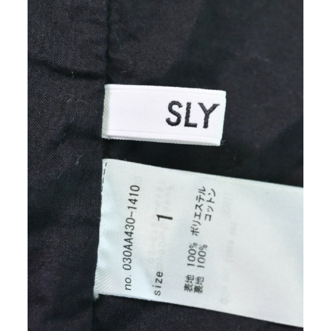 SLY(スライ)のSLY スライ ブラウス 1(S位) 黒x赤x緑等(花柄) 【古着】【中古】 レディースのトップス(シャツ/ブラウス(長袖/七分))の商品写真