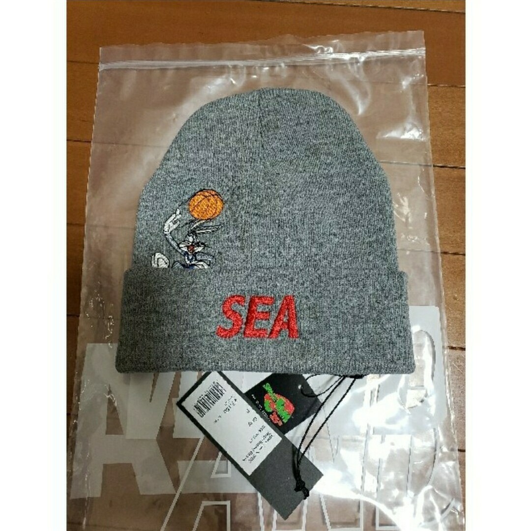 WIND AND SEA(ウィンダンシー)のWDS SPACE JAM BUGS-BUNNY BEANIE GRAY メンズの帽子(ニット帽/ビーニー)の商品写真