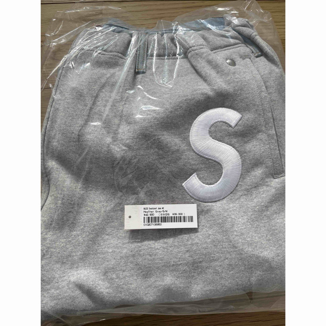 Supreme(シュプリーム)のSupreme x BLESS Sweatpant Jean "Heather メンズのパンツ(その他)の商品写真