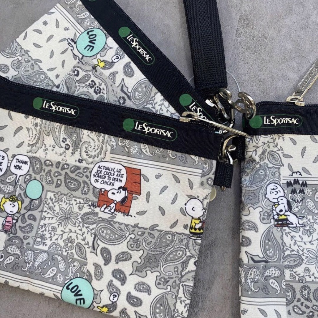 LeSportsac(レスポートサック)の[新品] レスポートサック　スヌーピー　3連ポーチ　グレー　トラベルポーチ レディースのファッション小物(ポーチ)の商品写真