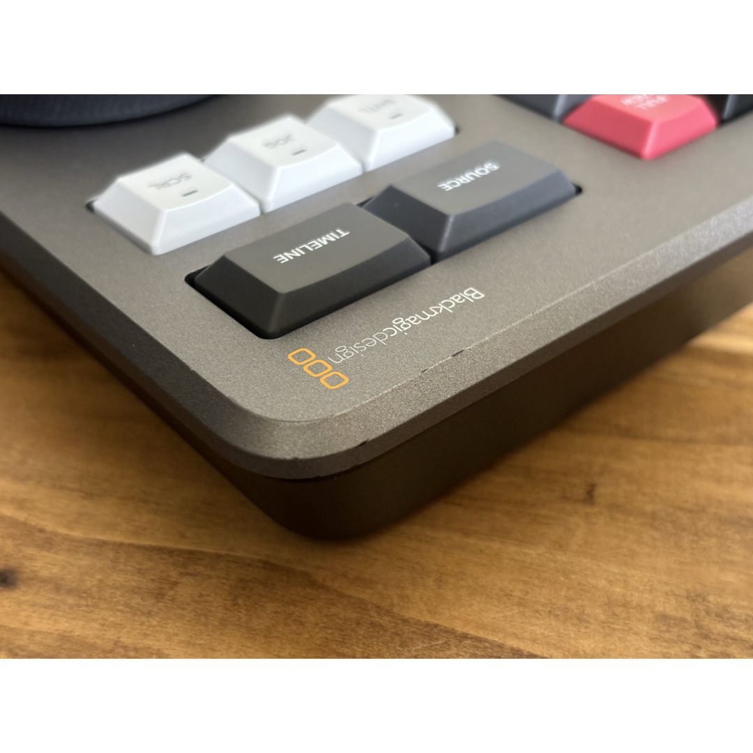 本体・ケーブル・元箱】DaVinci Resolve Speed Editor 本体・ケーブル・元箱】DaVinci Resolve Speed Editor