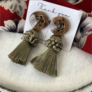 ＊ブラウン薔薇ボタン×タッセル　ピアス＊(ピアス)