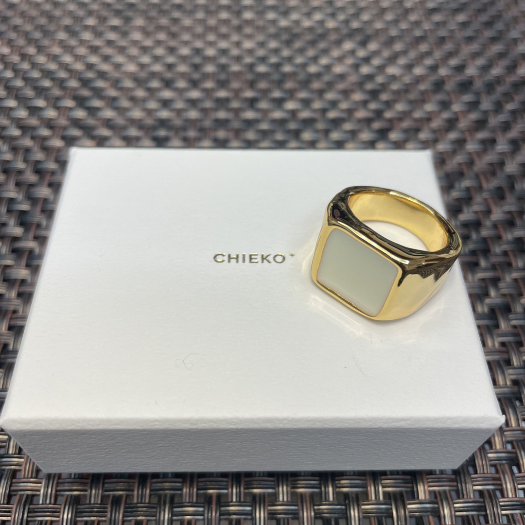 CHIEKO + リング10号　ホワイト レディースのアクセサリー(リング(指輪))の商品写真