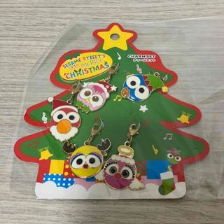 セサミストリート(SESAME STREET)の【新品未使用】チャーム　5点セット　クリスマス　セサミストリート　USJ(キャラクターグッズ)