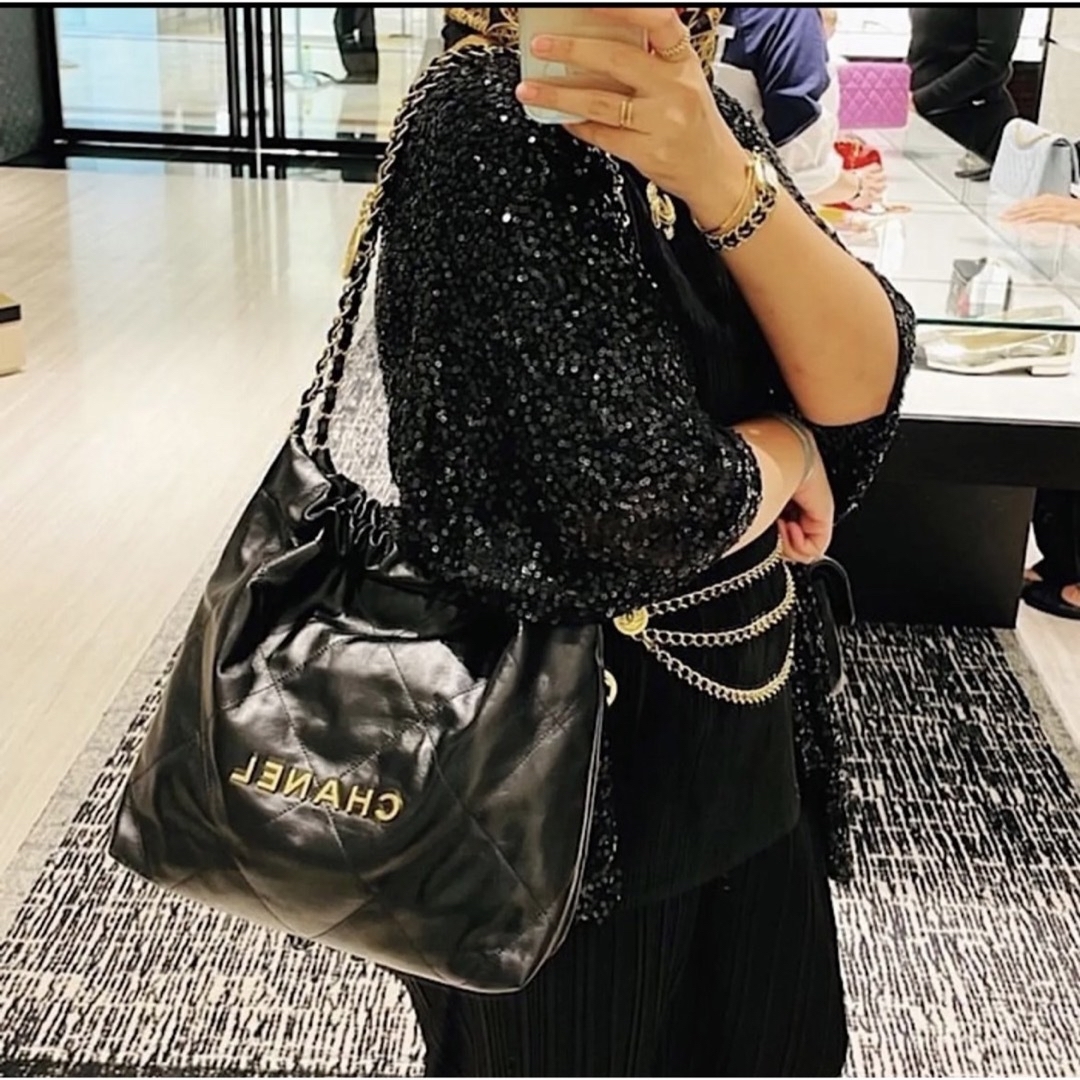 CHANEL - 大人気♡入手困難❣️CHANEL 22 スモール ハンドバッグ 黒