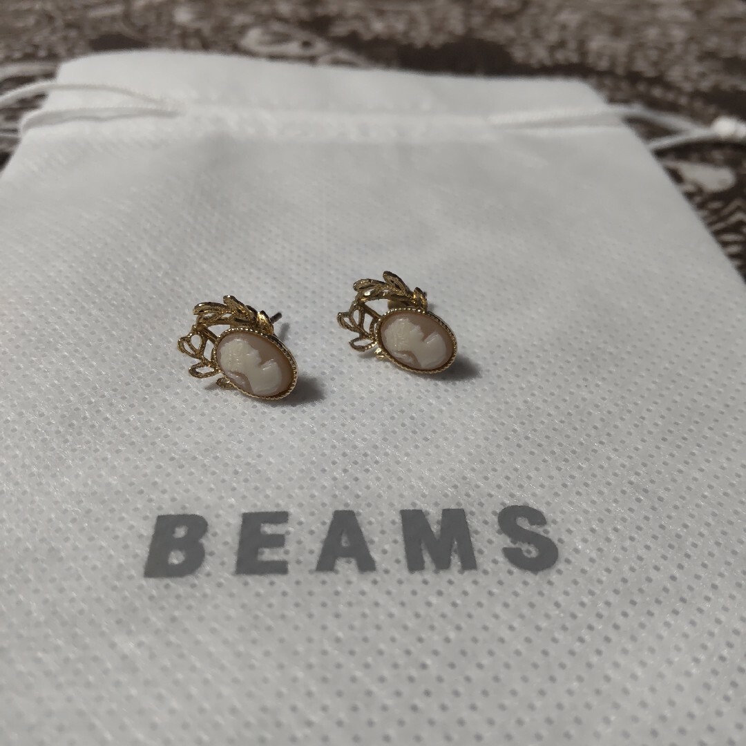 ✨美品✨BEAMS プチカメオピアス