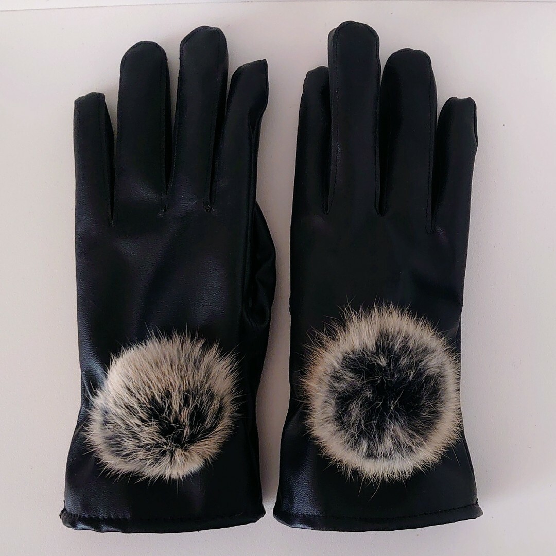 タッチパネル対応 手袋 ブラック PUレザー あったか レディースのファッション小物(手袋)の商品写真
