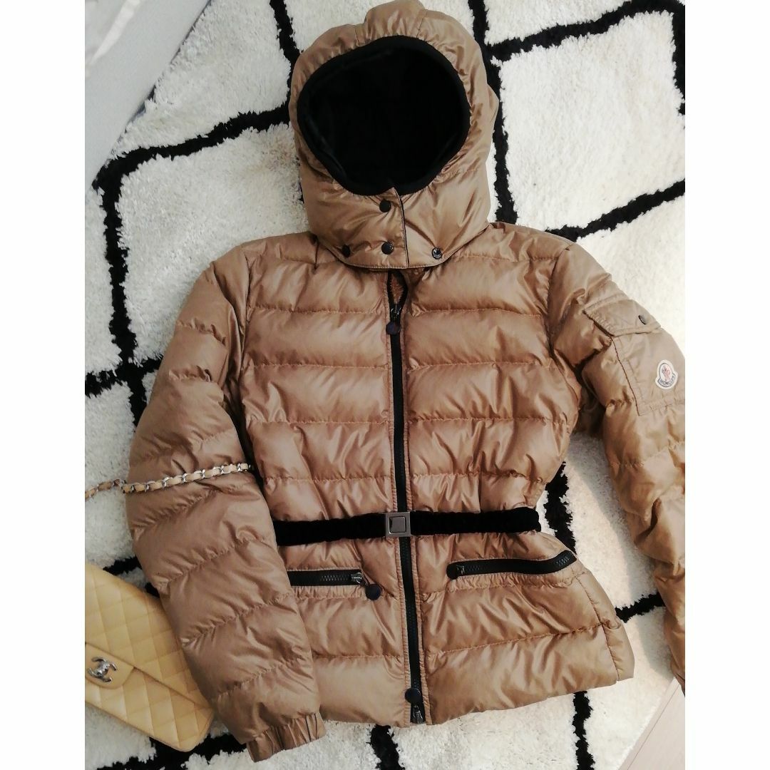 MONCLER(モンクレール)のMONCLER　モンクレール　ダウン　正規品保証　ジャケット　ベージュ レディースのジャケット/アウター(ダウンジャケット)の商品写真