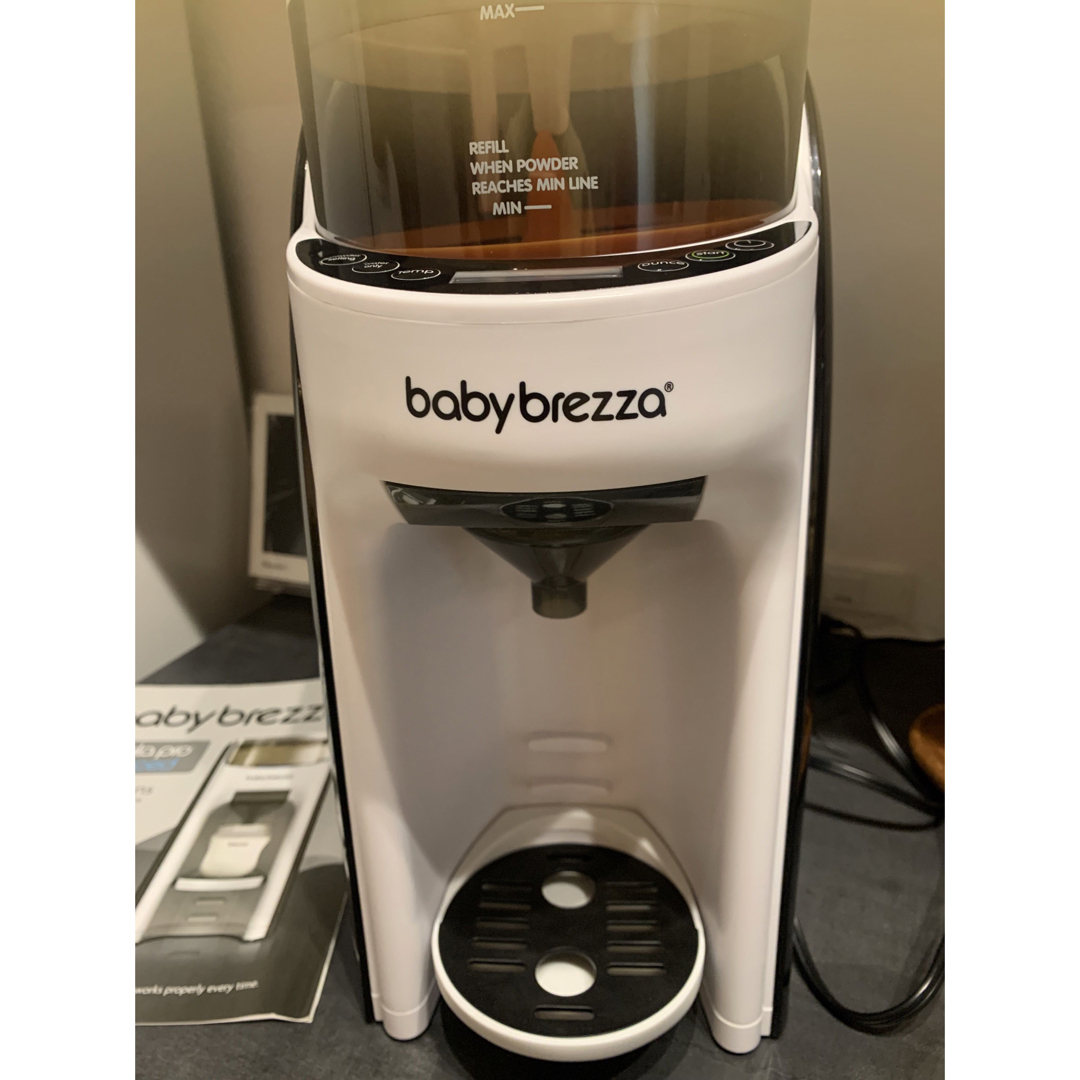 BabyBrezza ベビーブレッツァ 大人気の全自動ミルクメーカー - 食事