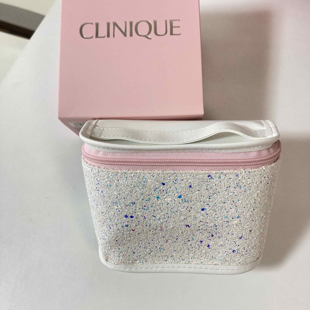 CLINIQUE(クリニーク)のクリニーク　ポーチ レディースのファッション小物(ポーチ)の商品写真