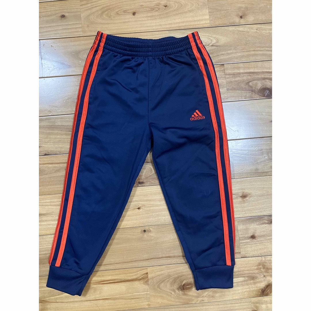 adidas(アディダス)の美品　アディダス　長ズボン　100cm？ キッズ/ベビー/マタニティのキッズ服男の子用(90cm~)(パンツ/スパッツ)の商品写真