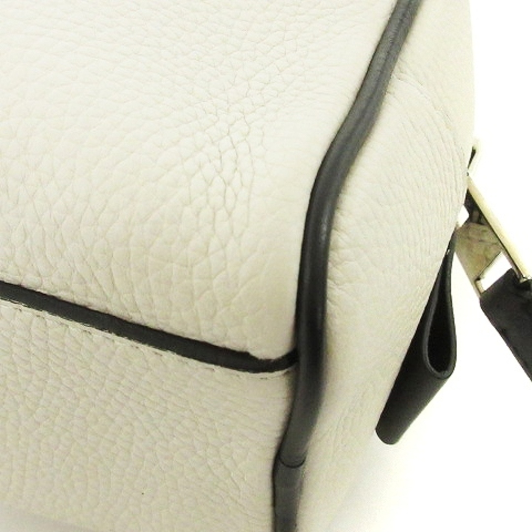 TOM FORD(トムフォード)のトムフォード セカンドバッグ クラッチ ロゴプリント レザー 白 黒 ■SM1 メンズのバッグ(セカンドバッグ/クラッチバッグ)の商品写真