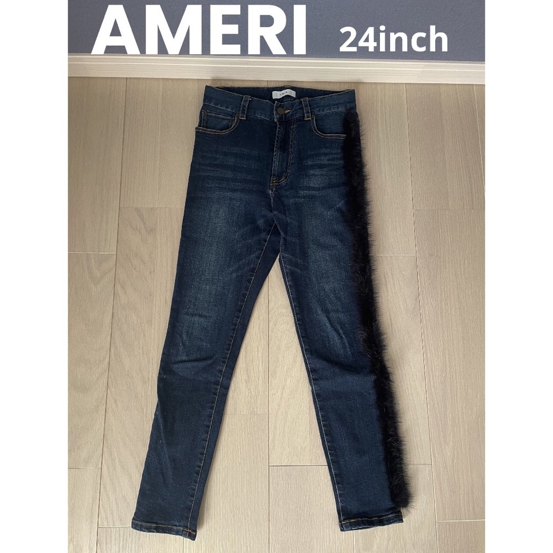 Ameri VINTAGE(アメリヴィンテージ)のアメリAMERIミンクファー付きスキニーデニムパンツ　24インチ レディースのパンツ(デニム/ジーンズ)の商品写真