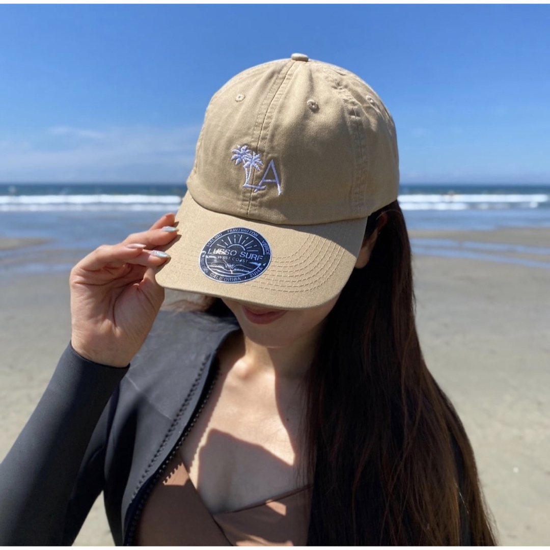 HUMAN MADE(ヒューマンメイド)の西海岸スタイル☆LUSSO SURF LA刺繍ロゴキャップ　帽子　ベージュ メンズの帽子(キャップ)の商品写真