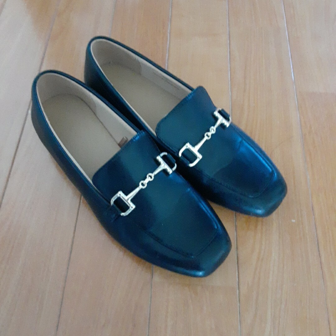 GU(ジーユー)のGU　ビットローファー　黒　Sサイズ レディースの靴/シューズ(ローファー/革靴)の商品写真