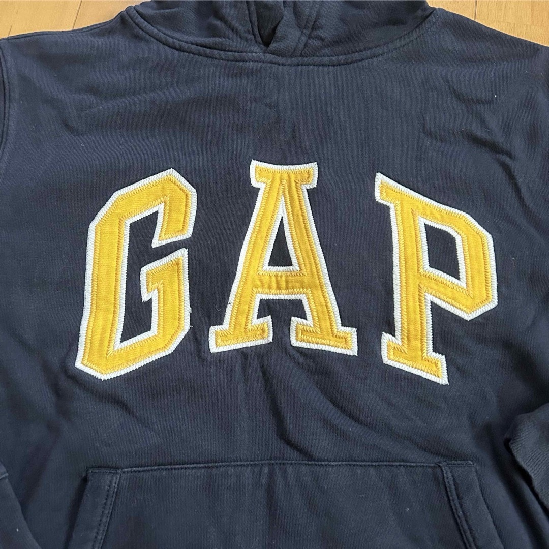 GAP(ギャップ)のGAP  パーカー キッズ/ベビー/マタニティのキッズ服男の子用(90cm~)(Tシャツ/カットソー)の商品写真