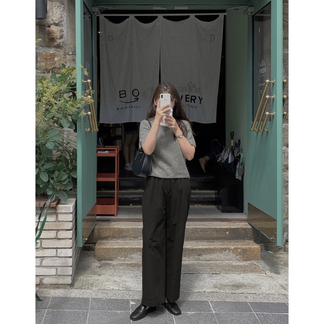 dholic(ディーホリック)のLAURENHI ローレンハイ　スラックス　ワイドパンツ　ストレートパンツ　韓国 レディースのパンツ(カジュアルパンツ)の商品写真