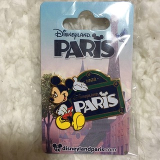 ディズニー(Disney)の新品 ディズニーランド パリ限定 ピンバッジ ミッキー エッフェル塔 PARIS(バッジ/ピンバッジ)