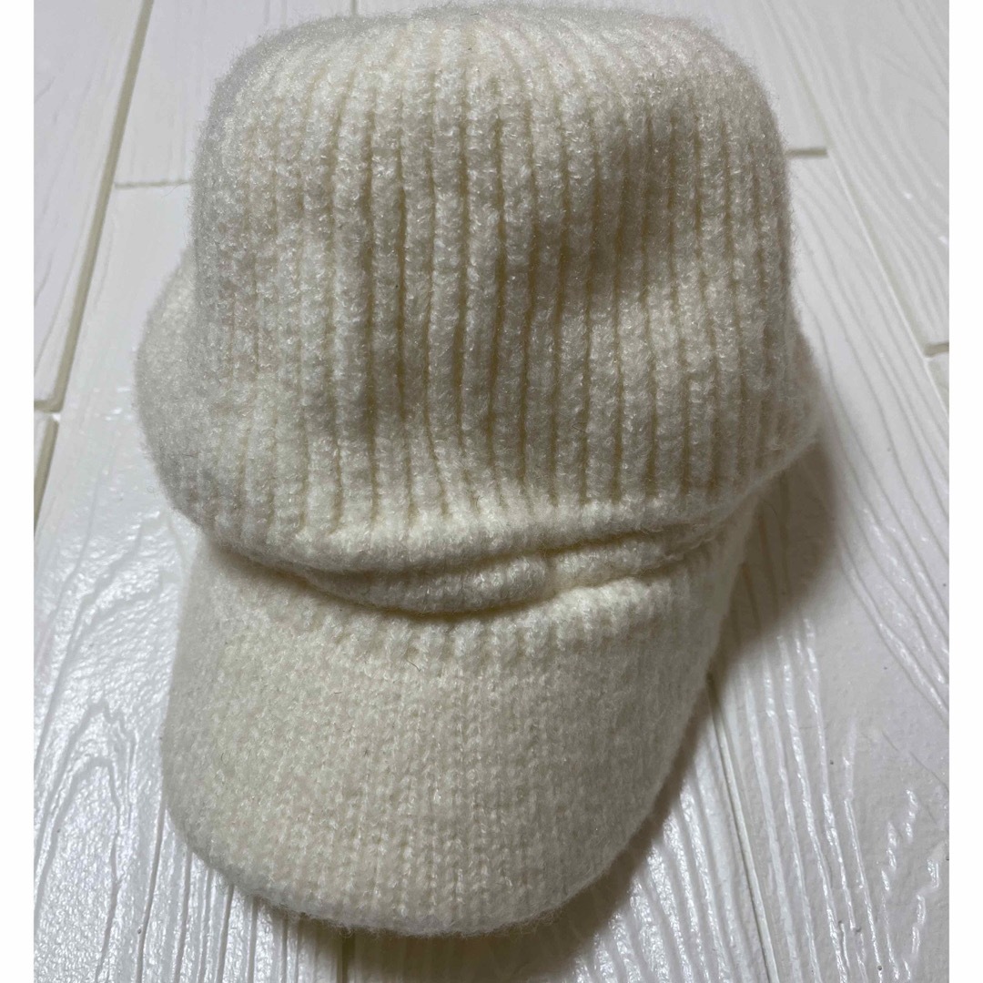 レディース帽子　キャスケット　白　ニット　フリーサイズ レディースの帽子(キャスケット)の商品写真