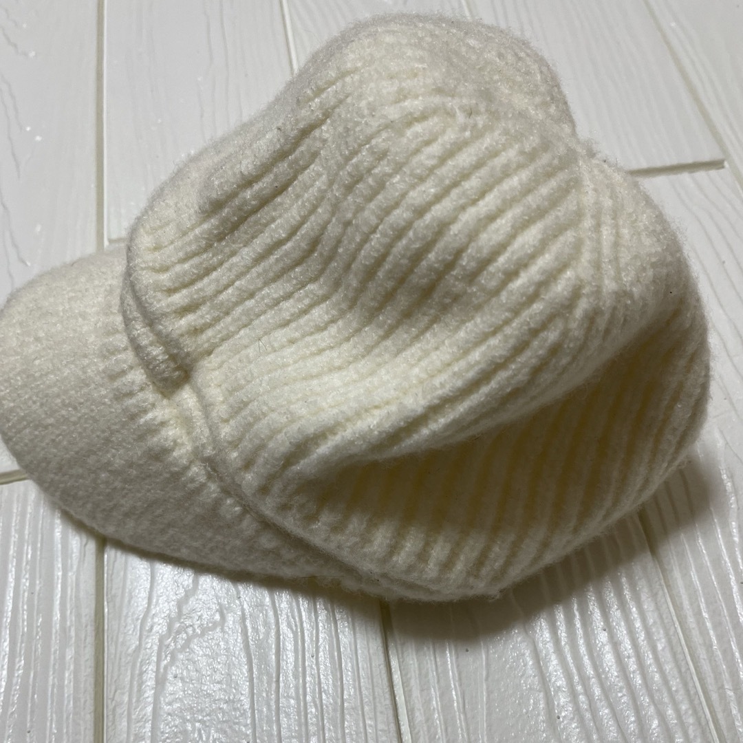 レディース帽子　キャスケット　白　ニット　フリーサイズ レディースの帽子(キャスケット)の商品写真