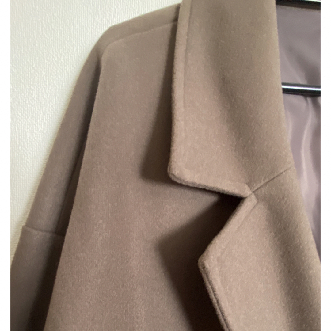 新品未使用　大きいサイズ　5L 6L ロングコート　ブラウン　モカ レディースのジャケット/アウター(ロングコート)の商品写真