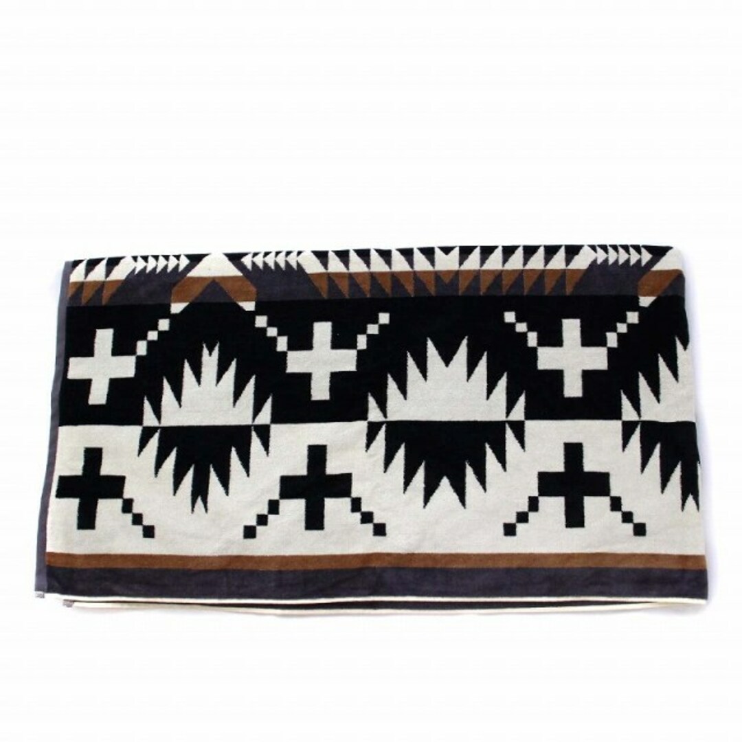 PENDLETON(ペンドルトン)のPENDLETON Oversized Jacquard Spa Towel インテリア/住まい/日用品の日用品/生活雑貨/旅行(タオル/バス用品)の商品写真