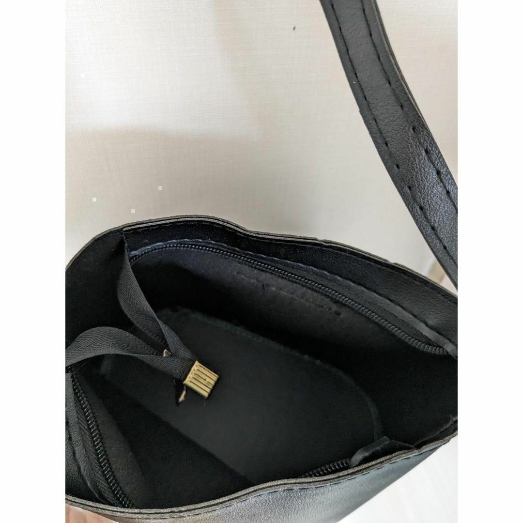 【ラスト】ミニショルダー  ショルダーバッグ　 レザー  鞄　 黒　ブラック レディースのバッグ(ショルダーバッグ)の商品写真