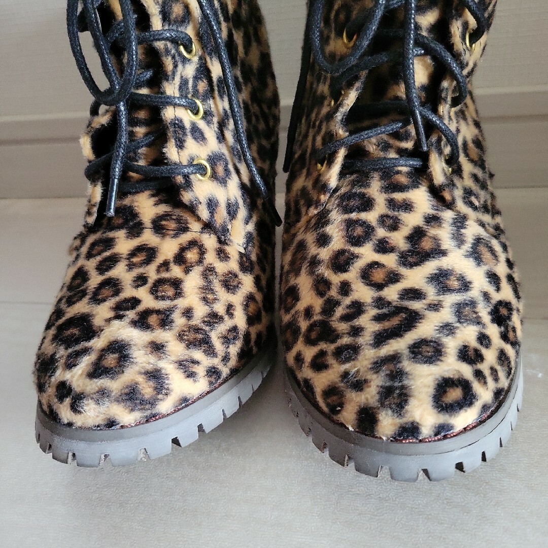処分！豹柄 レオパード ショートブーツ　スエード Sサイズ  太ヒール レディースの靴/シューズ(ブーツ)の商品写真