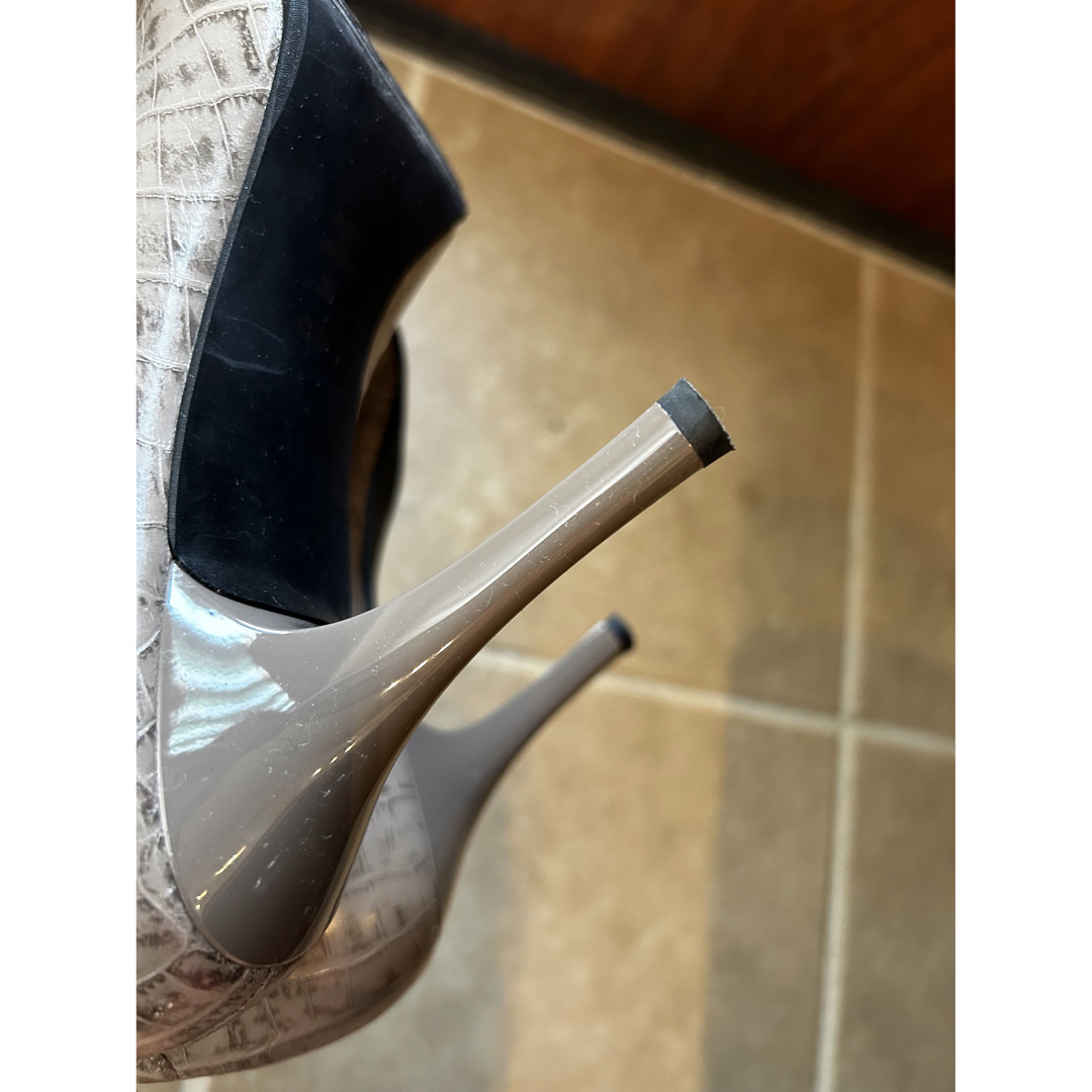 DIANA(ダイアナ)のダイアナ　パンプス　クロコ型押し レディースの靴/シューズ(ハイヒール/パンプス)の商品写真