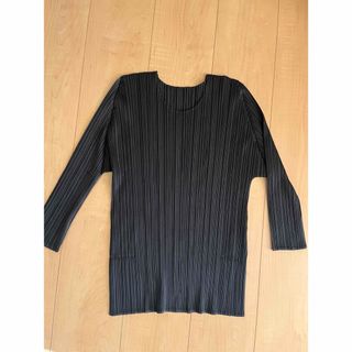 プリーツプリーズイッセイミヤケ(PLEATS PLEASE ISSEY MIYAKE)のプリーツプリーズpleats please カットソー　ブラック(カットソー(長袖/七分))